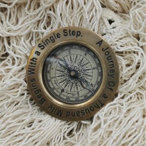 brujula de bolsillo de laton