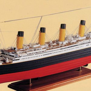 maqueta titanic madera