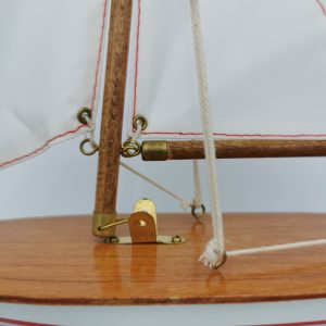 maqueta velero flotante